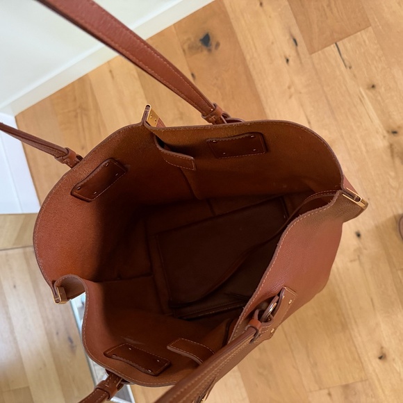 Chloe Vick Medium Tote Bag - Brown Leather - Picture 3 of 7